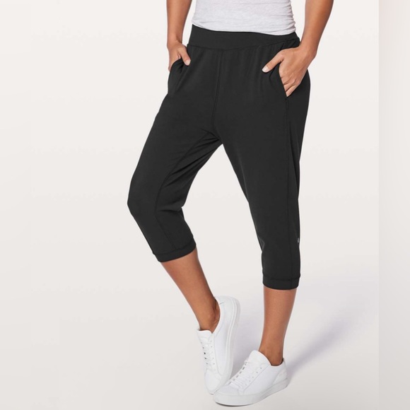 Lululemon Rejuvenate Crop *18” in Black. Size 6. - Picture 3 of 17